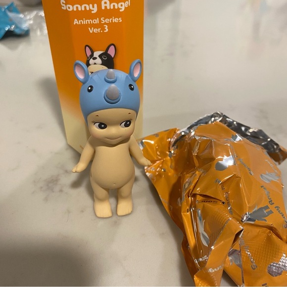 Authentic Rhinoceros Sonny Angel - Animal 3 Series - Picture 3 of 5